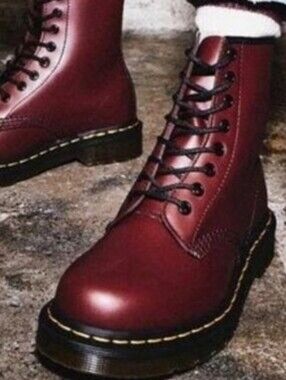Dr. Martens 1460 Lace up Boots Burgundy Sz: 6 US